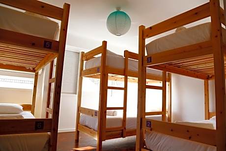 Bed in 6-Bed Mixed Dormitory Room