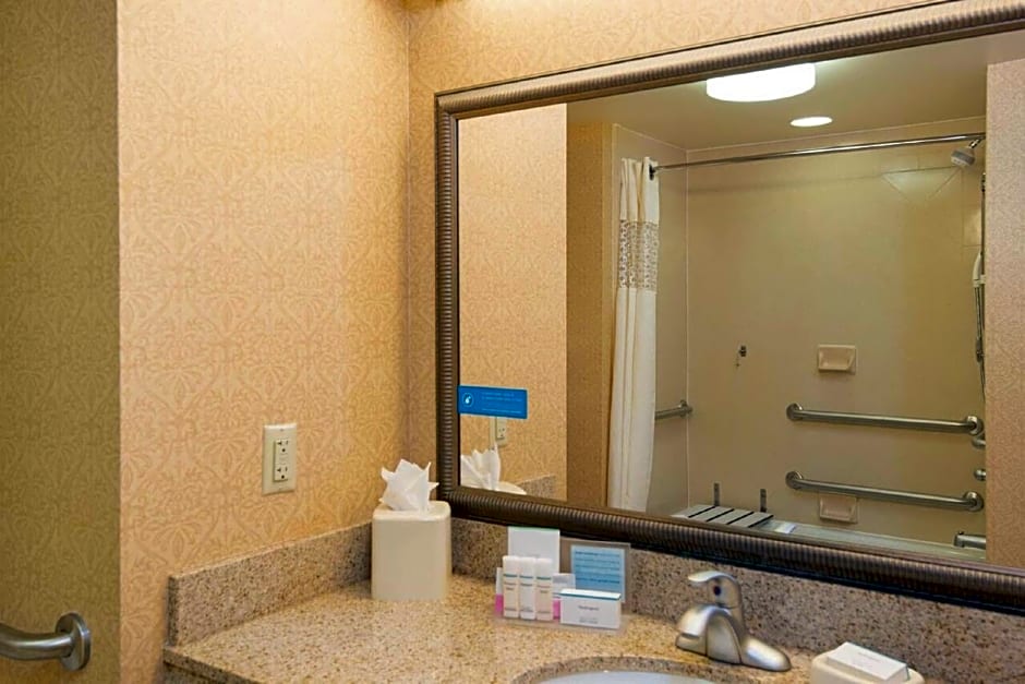 Hampton Inn By Hilton Schenectady