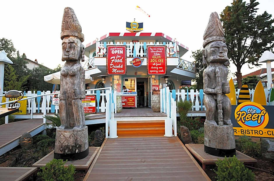 Pinehill Hotel & Suites