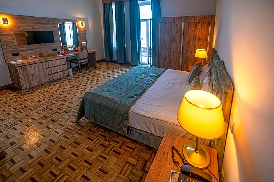 Dome Hotel
