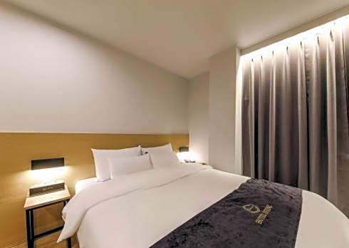 Gwangju Chungjangro Divine Hotel