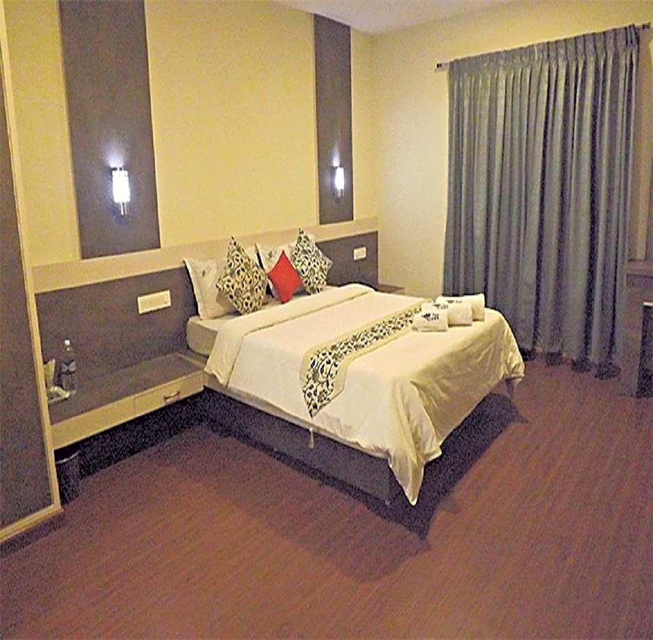 The Majestic Crown Hotel