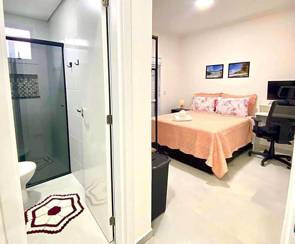 Espaço prático e clean 700 mts praia