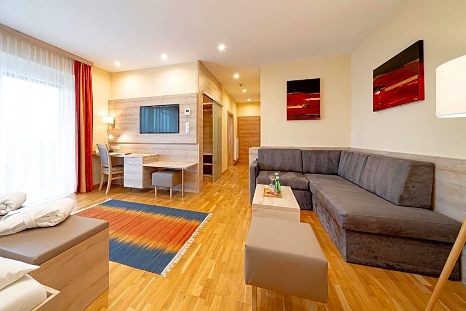 SCHACHENWALD Hotel & Restaurant I Free Parking