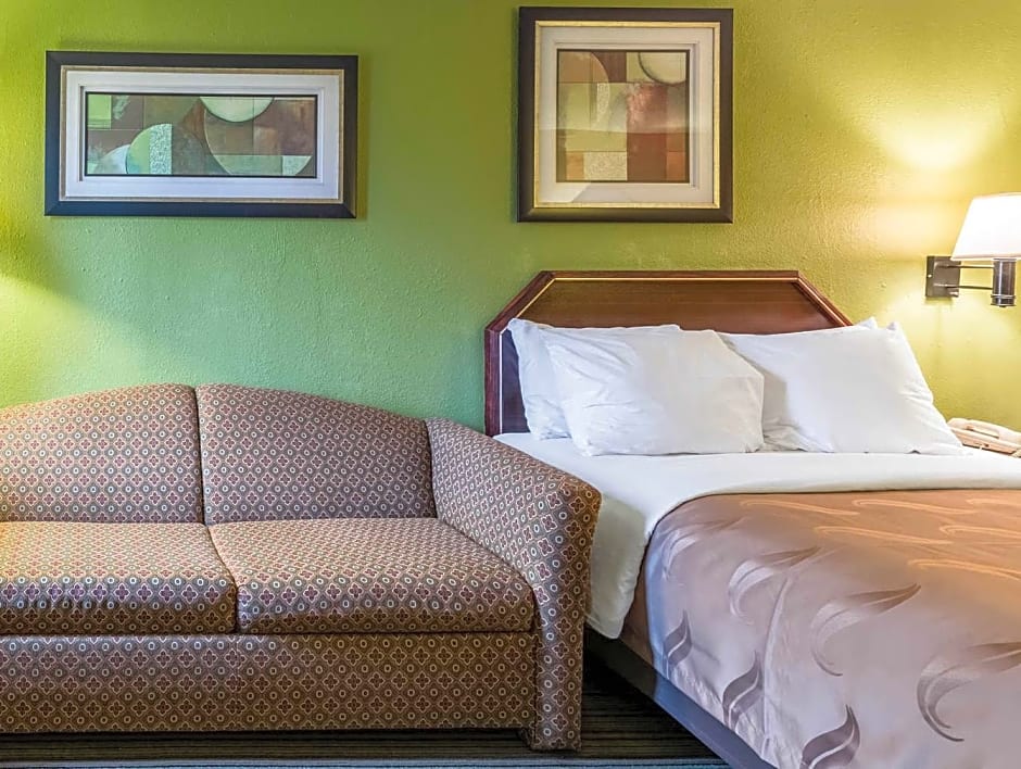 Quality Inn 
