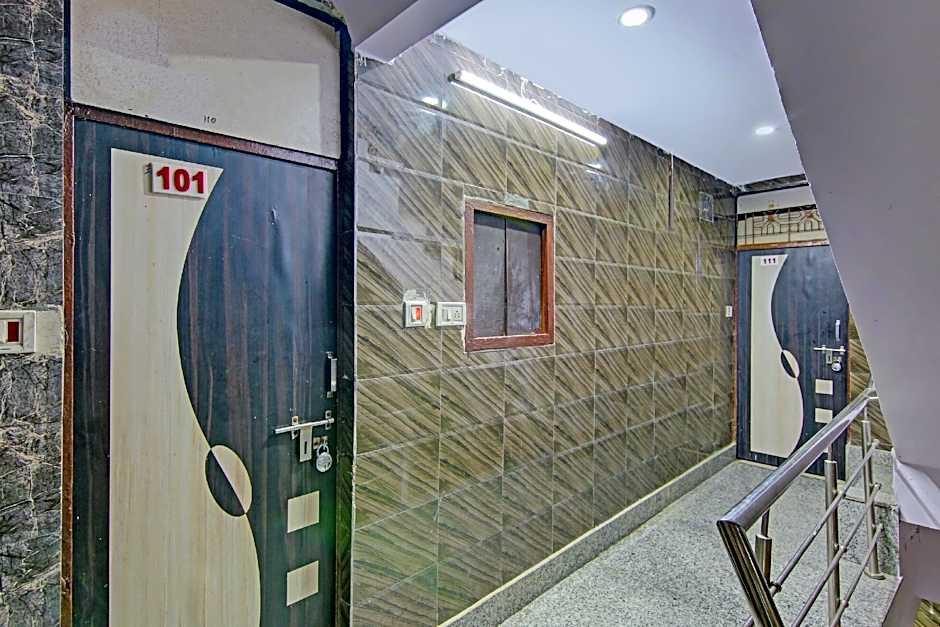 Hotel Naseeb By OYO Rooms – Delhi, NY