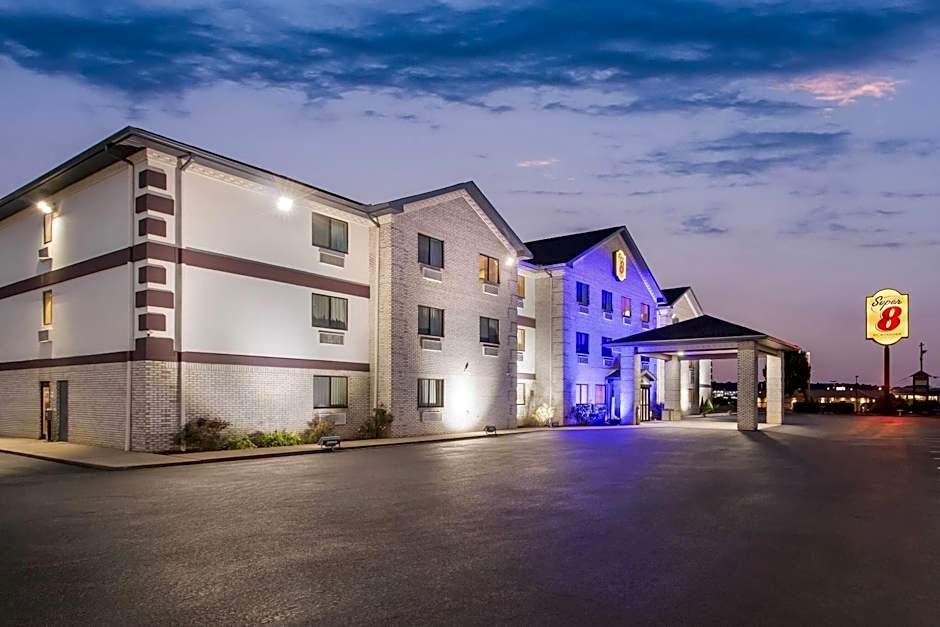 Super 8 by Wyndham Uniontown PA
