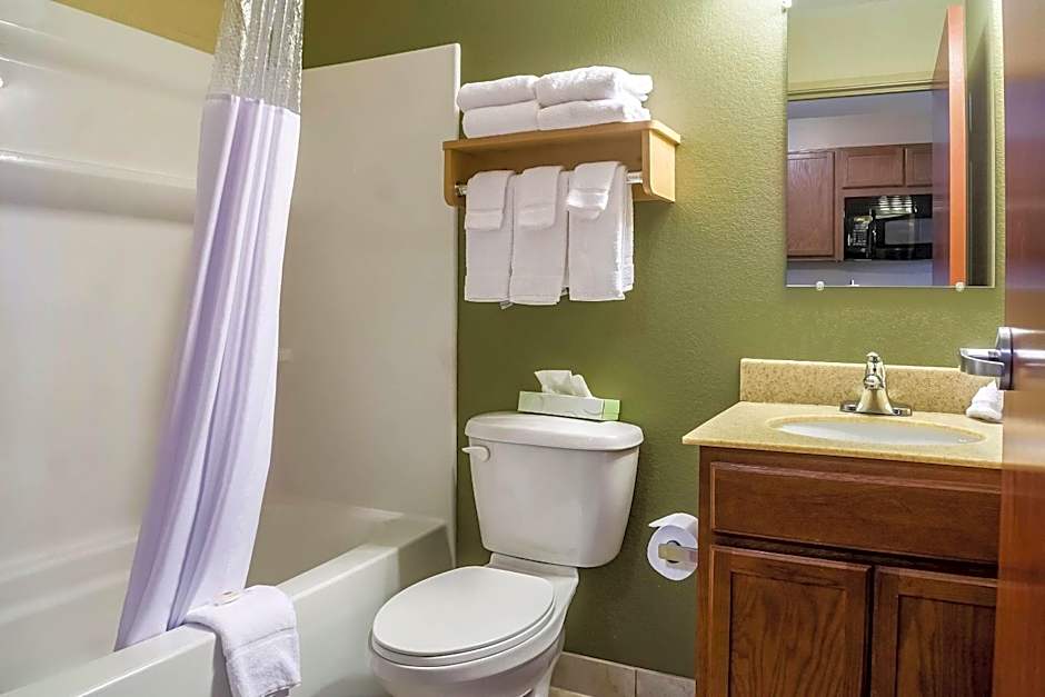 Suburban Studios Triadelphia - Wheeling at The Highlands