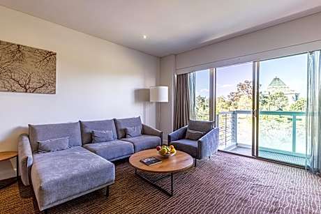 Seasons Botanic Gardens