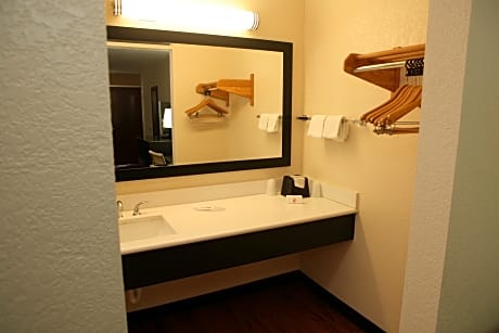 Deluxe 2 Queen Beds Non-Smoking