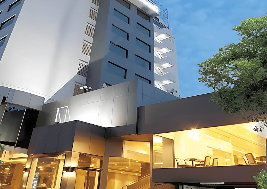 Louis Tavern Hotel - SHA Certified