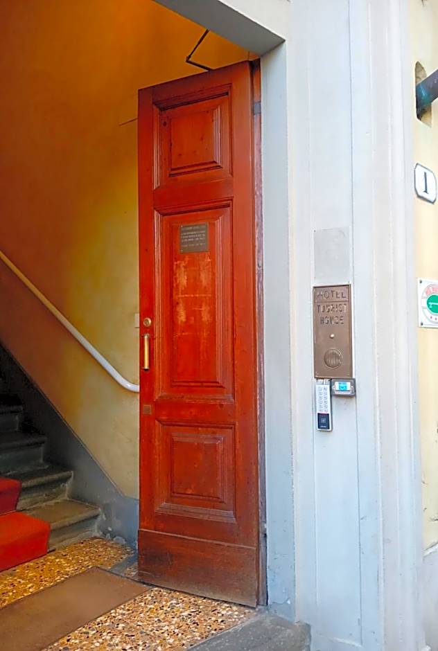 Hotel Tourist House