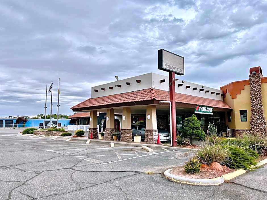 Brentwood Inn & Garden