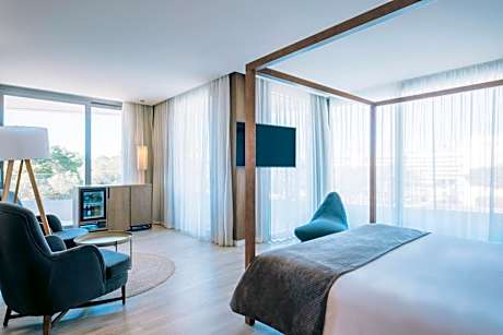 Suite with Pool View