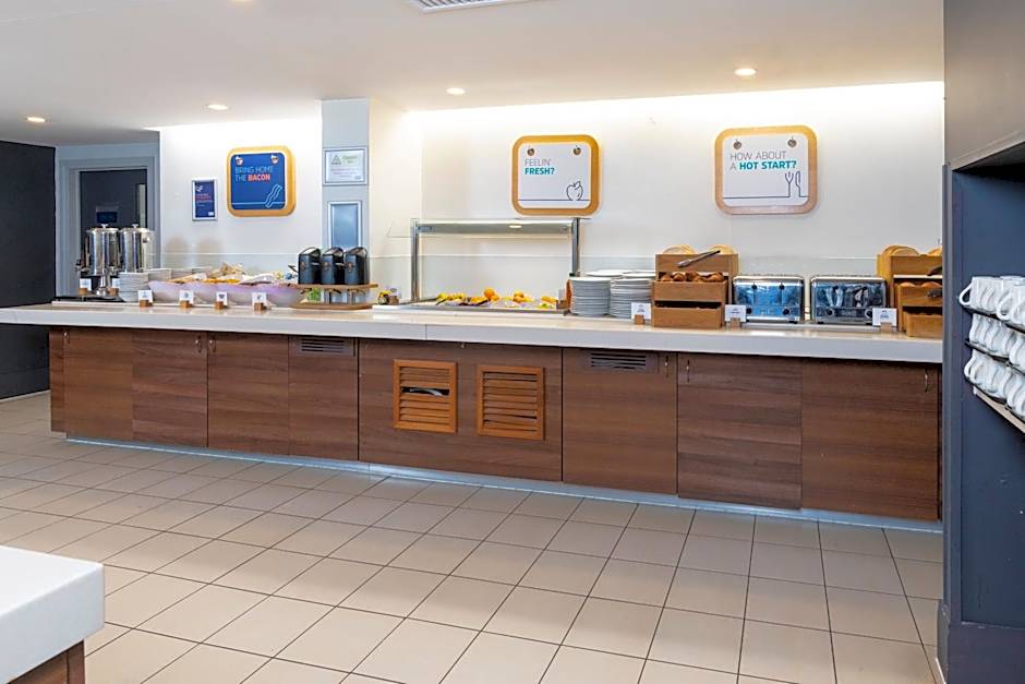 Holiday Inn Express Milton Keynes By IHG