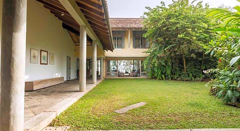 Villa Saffron Hikkaduwa