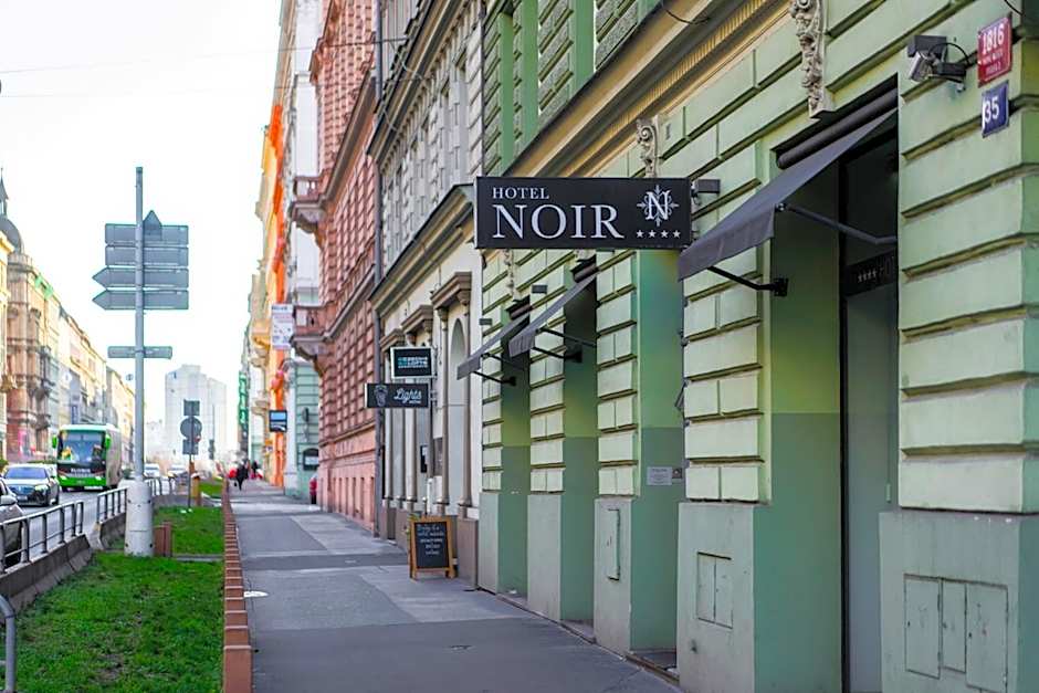 Hotel Noir