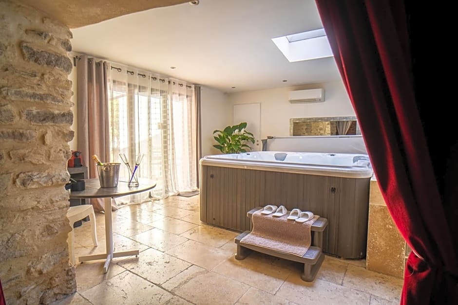 Chambre d'hôte romantique avec SPA privatif domaine les nuits envôutées - Vézénobres