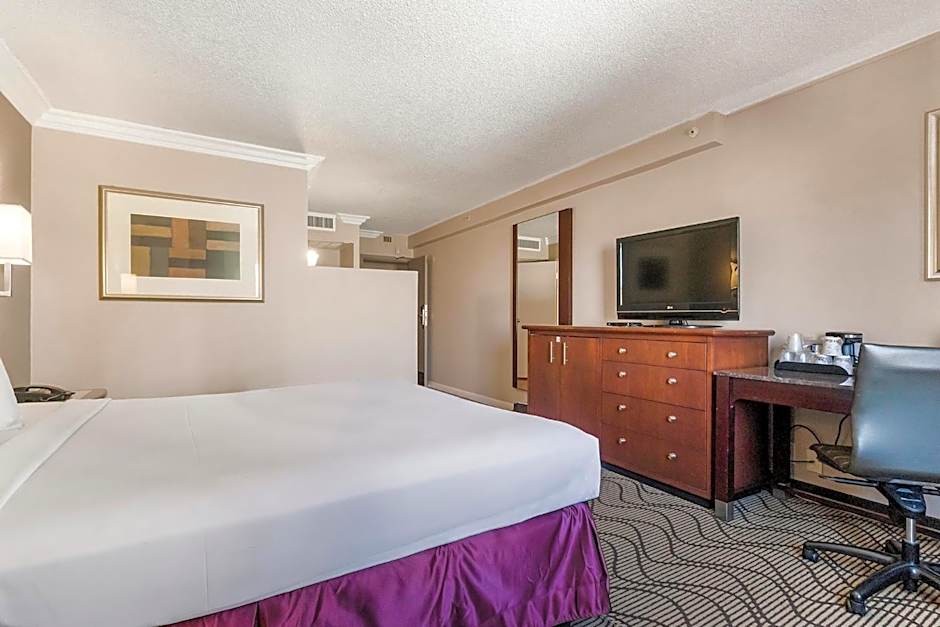 Jack London Inn