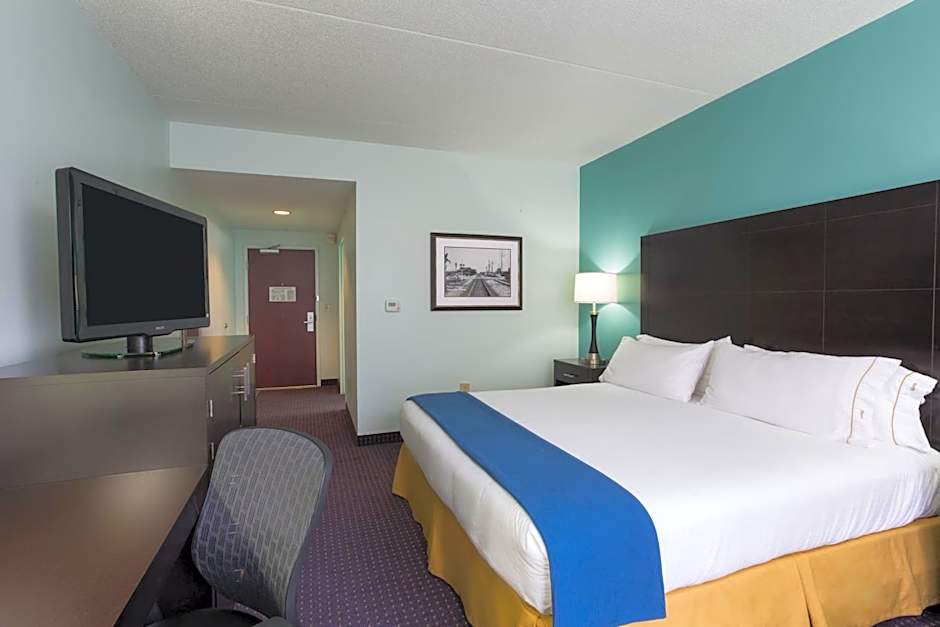 Holiday Inn Express & Suites Plant City By IHG