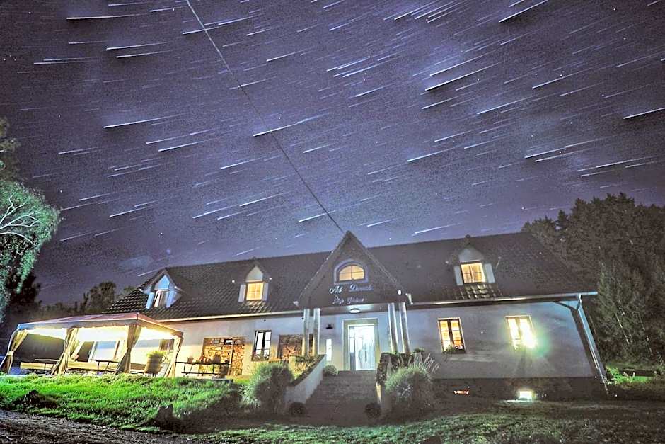 Pokoje Gościnne Art- Dworek