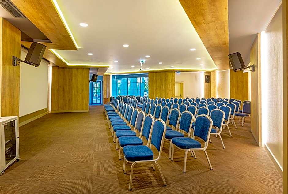 Design Plus Seya Beach Hotel