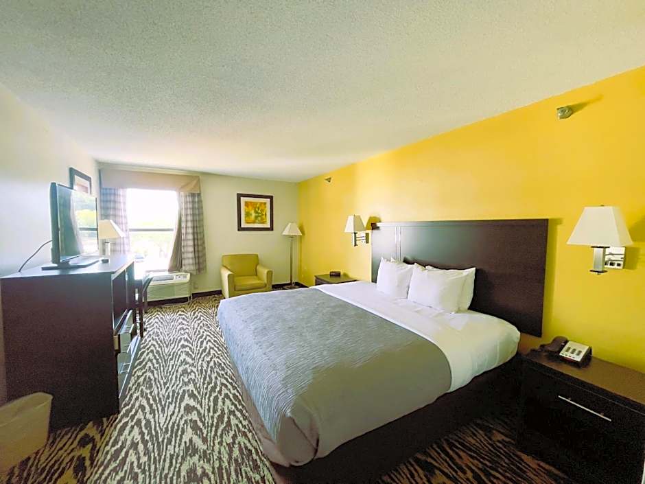 Quality Inn & Suites Clemmons I-40