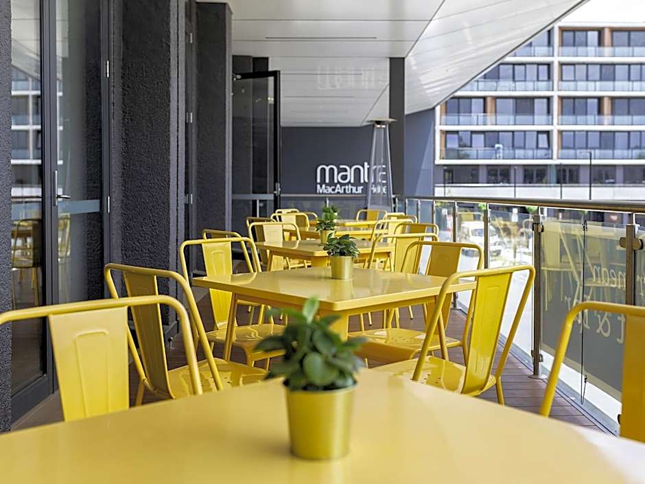 Mantra MacArthur Hotel