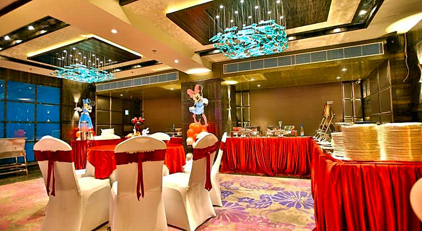 Regenta Central The Crystal Kanpur