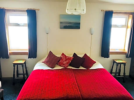 Standard Twin Room with Sea View