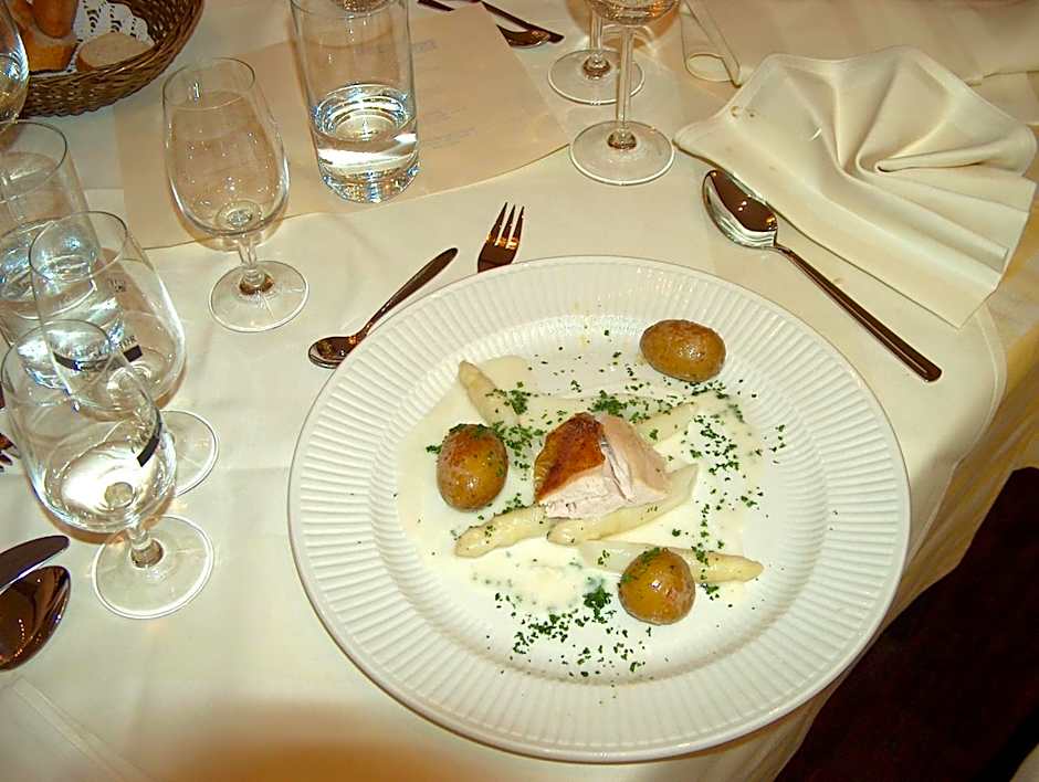 Zur Windmuhle Restaurant - Hotel
