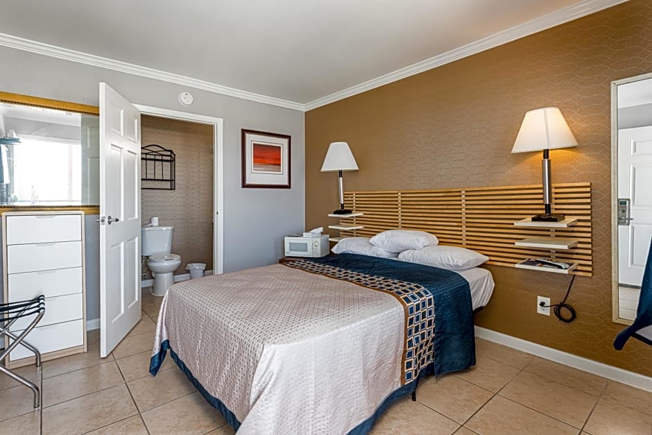 Boardwalk Hotel Charlee & Apartments Beach Hotel Oceanfront