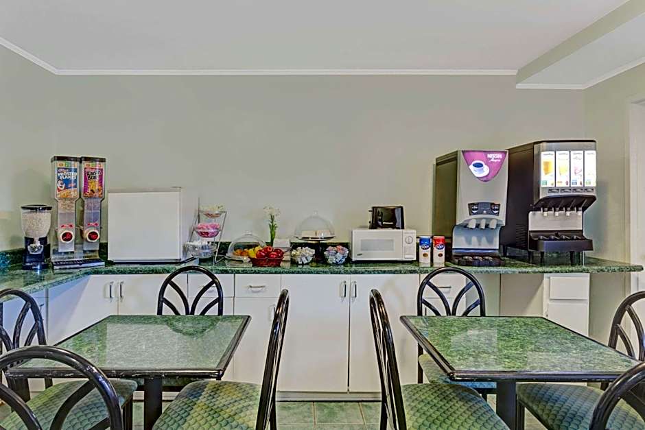 Travelodge by Wyndham Williamsburg Colonial Area