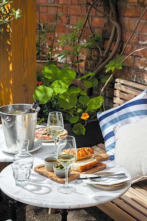 Lion & Pheasant Hotel