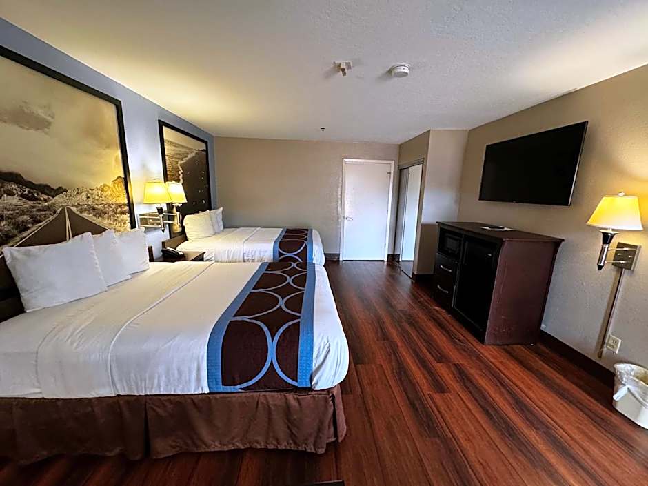 Super 8 by Wyndham Houston/NASA/Webster Area