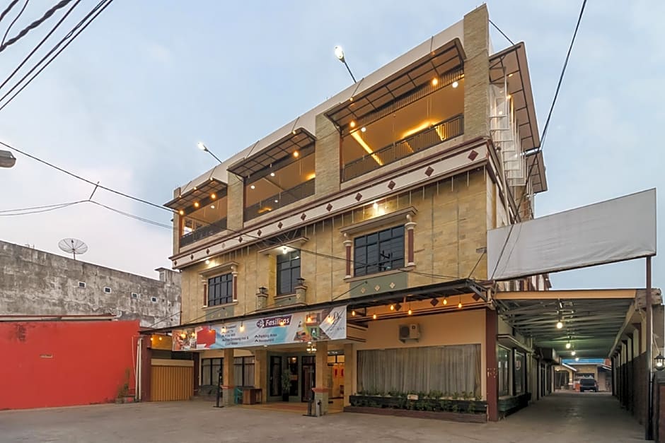 RedDoorz Plus @ Hotel Sempurna Watervang Lubuk Linggau