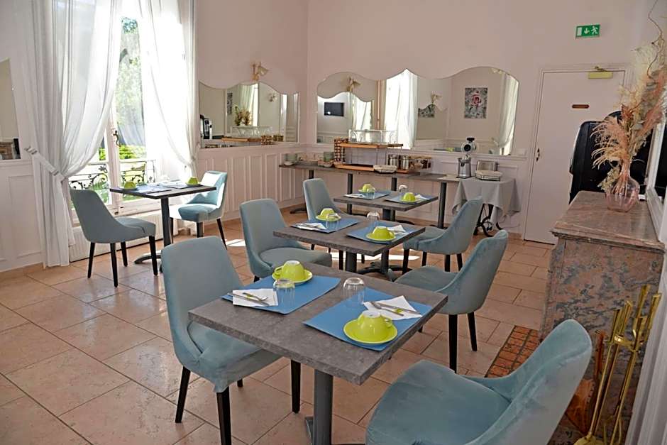 Logis Hostellerie Le Chatel Nangis