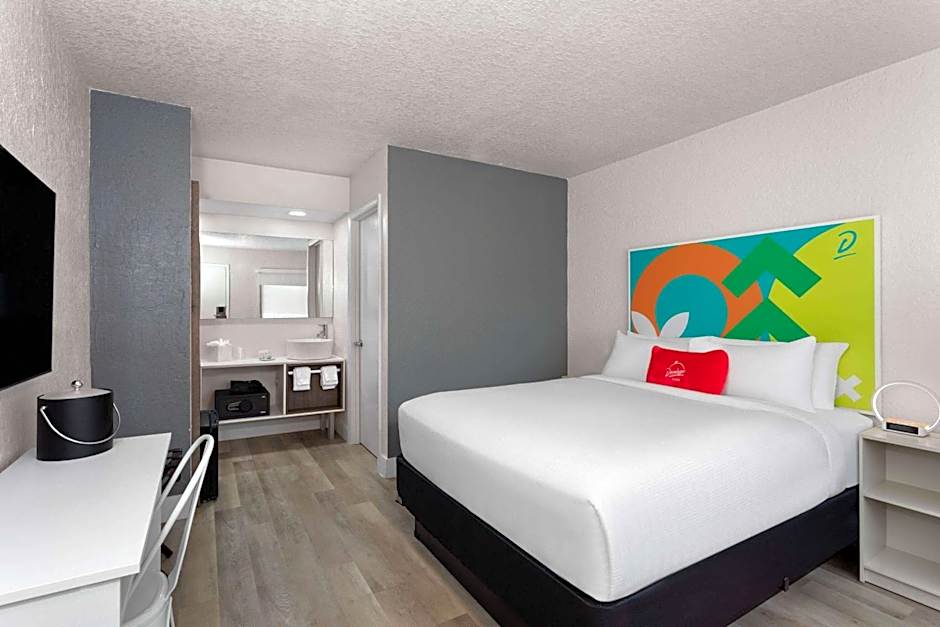 Travelodge by Wyndham Orlando Lake Buena Vista South