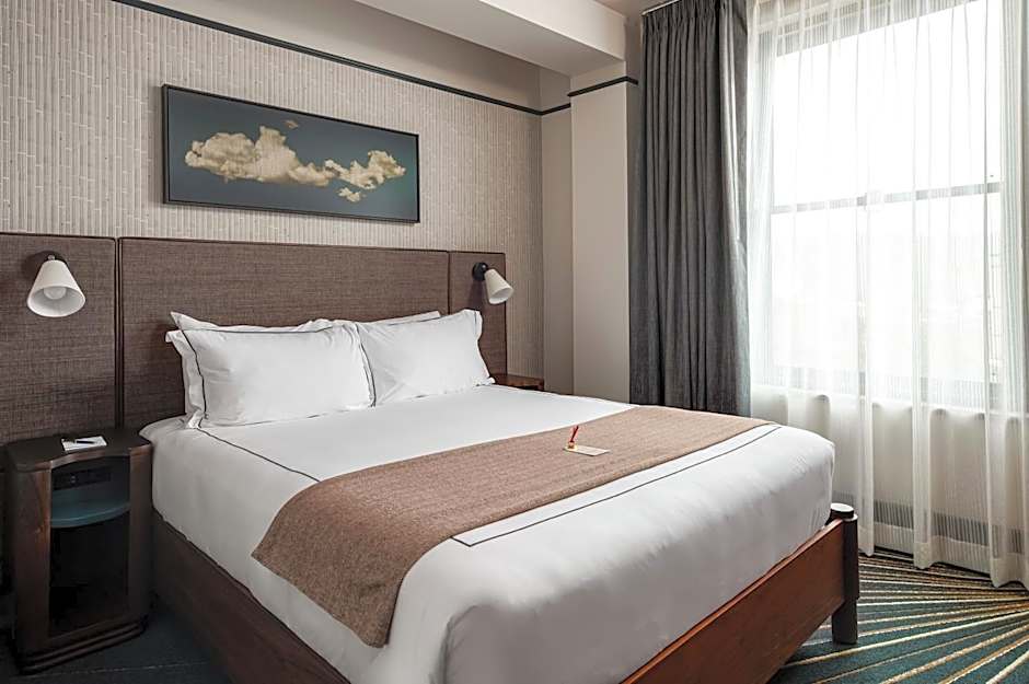 Flat Iron Hotel