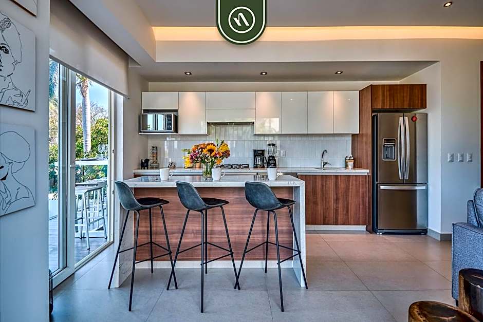 2BR Condo with Rooftop Pool - Private Terrace