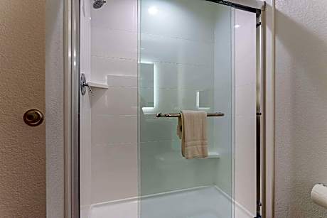 1 King Bed Nonsmoking