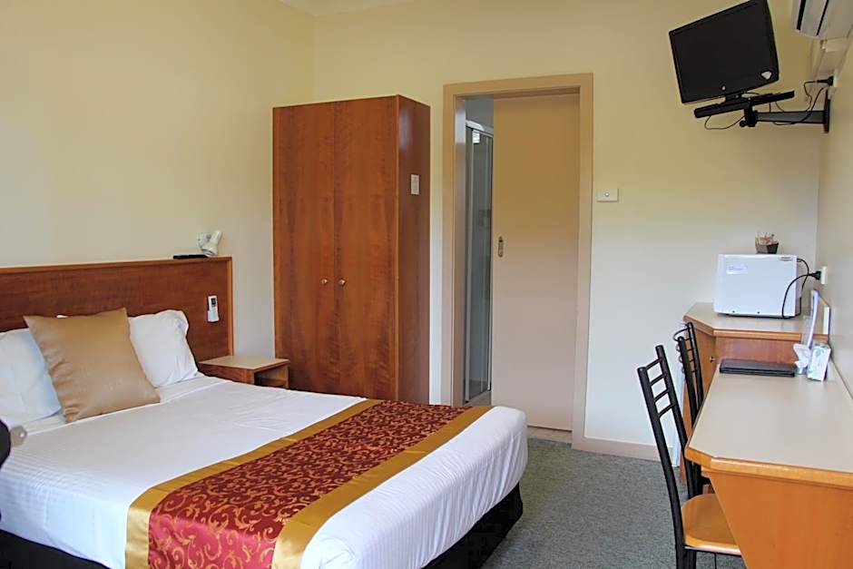 The Pioneer Way Motel