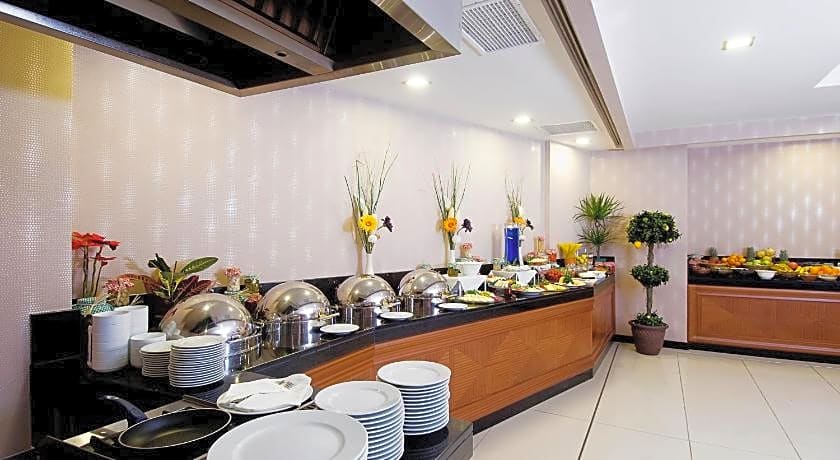 Tugcu Hotel Select