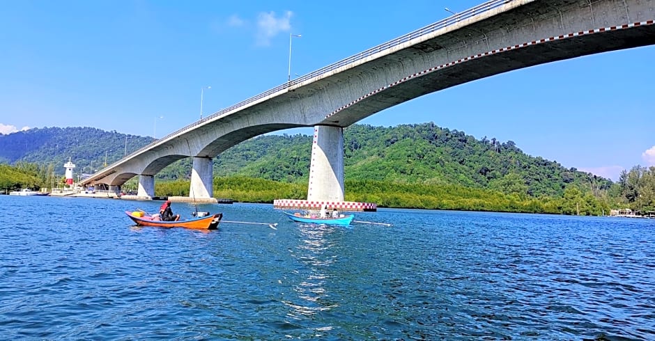 Ser-en-dip-i-ty Resort (SHA Extra Plus)