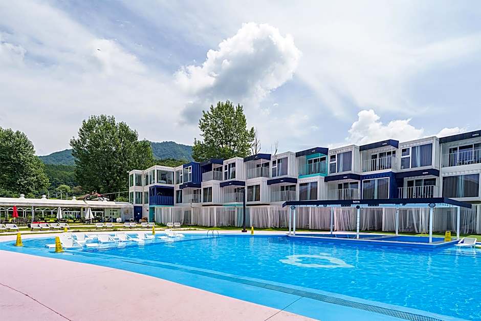 Parotia waterhouse hotel