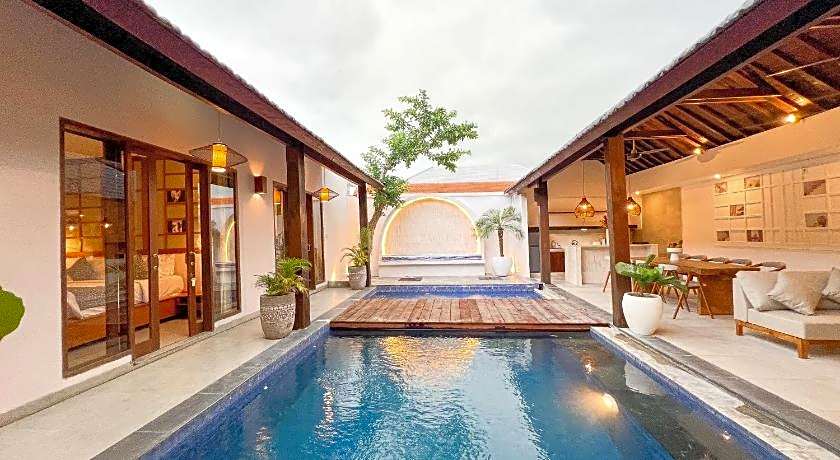 Apple Villa and Studio Seminyak
