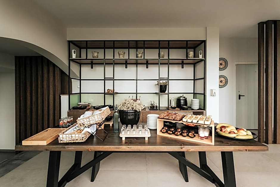 Paralos The Maxine Adults Only