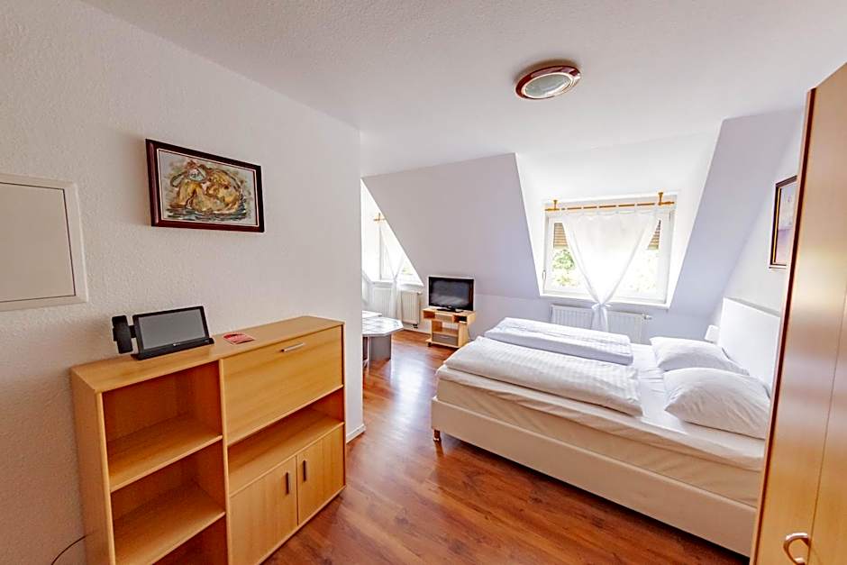 Photo 1 of 5 of 1 Bedroom Apartment