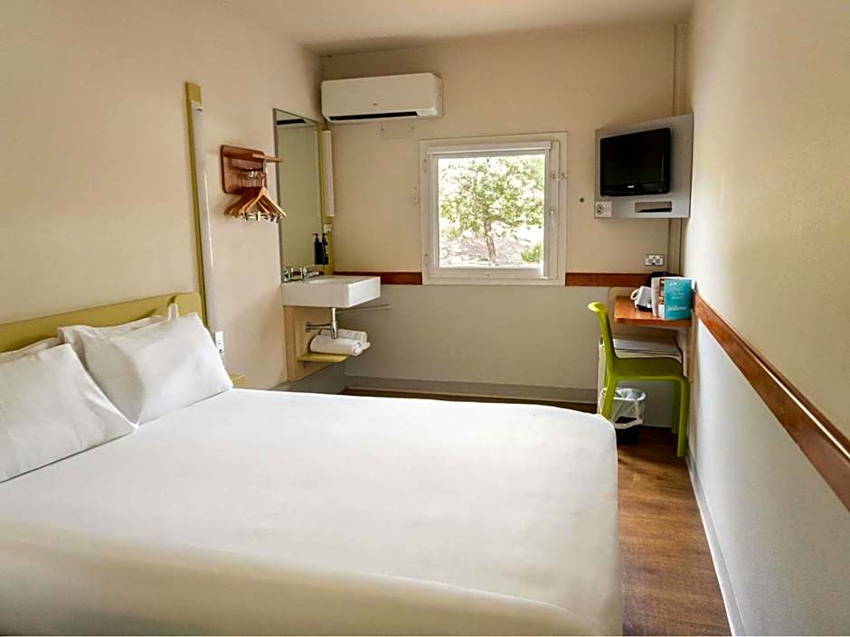 Photo 1 of 5 of Standard 1 Queen Bed