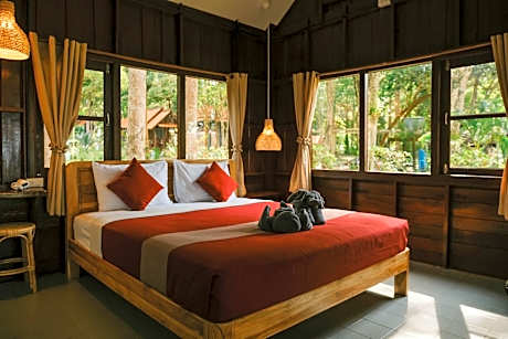 JOY Bungalow Resort and Restaurant